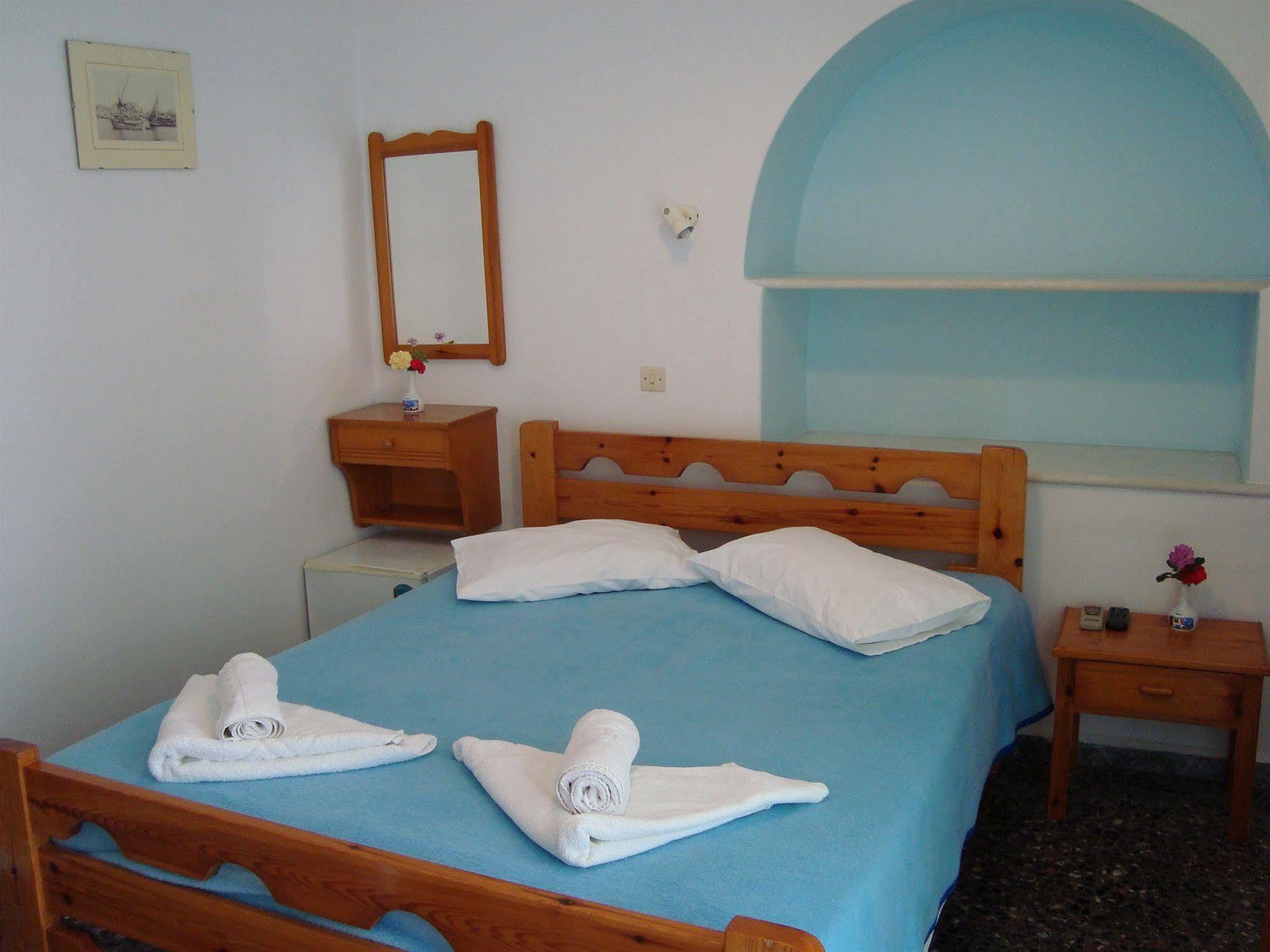 Отель Vakhos Naxos City Экстерьер фото